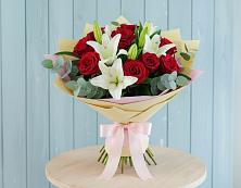 Букет цветов из:  Лилии и Розы в Аргаяше