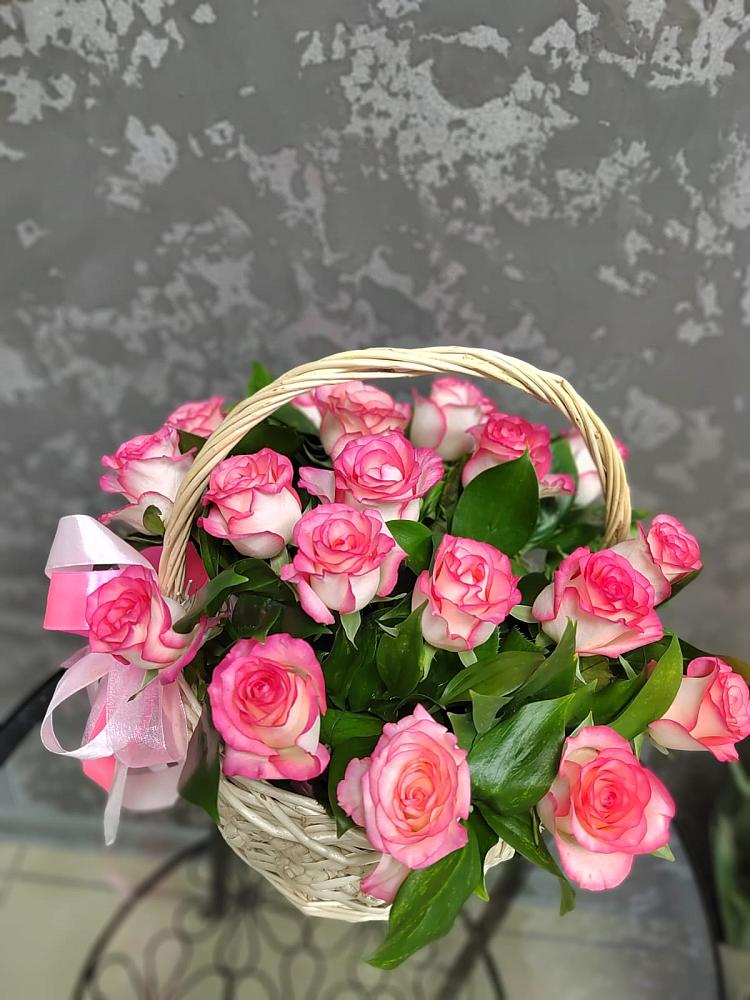 Цветочная композиция из Розы в корзине в Аргаяше