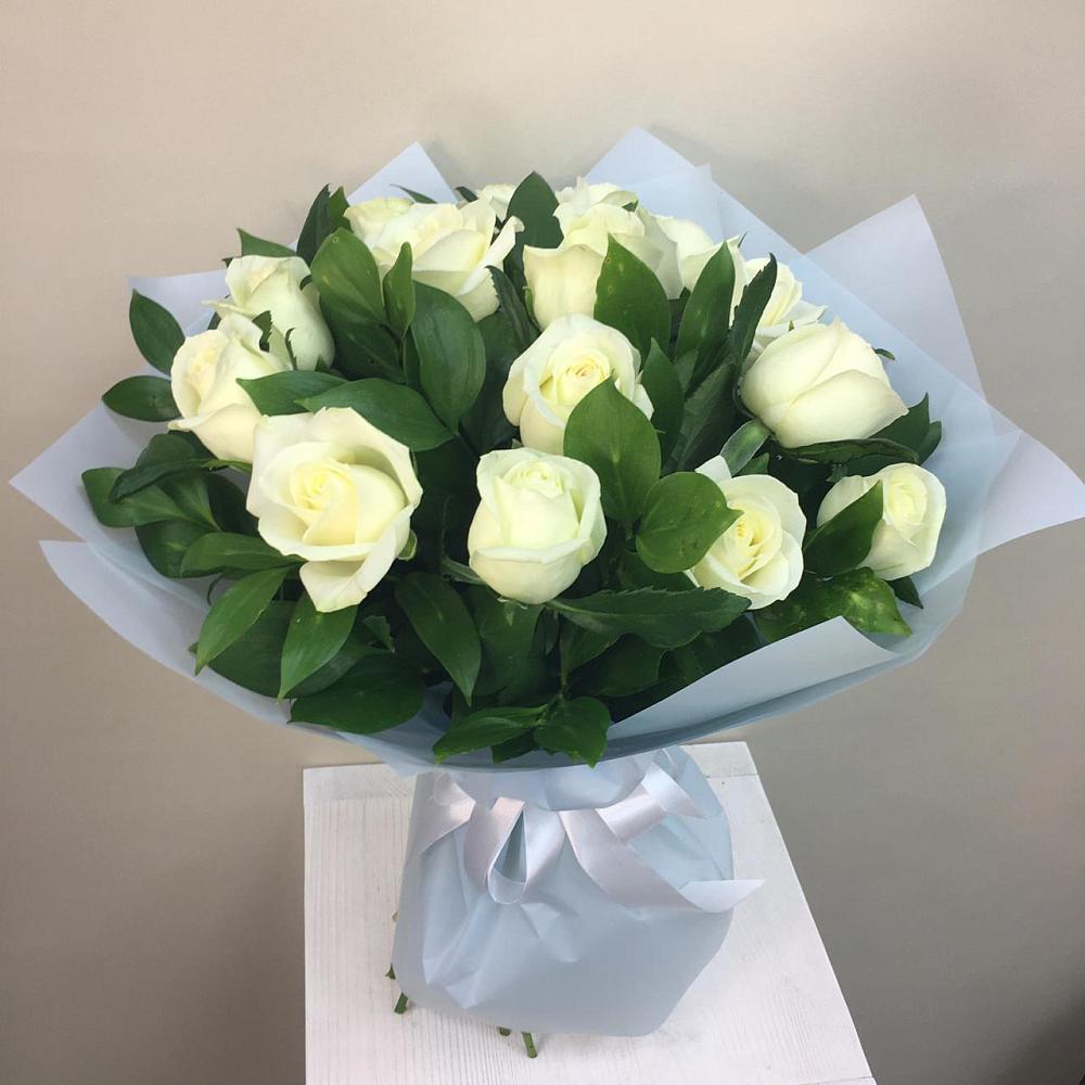 Букет 15 Белых роз Проуд в Аргаяше