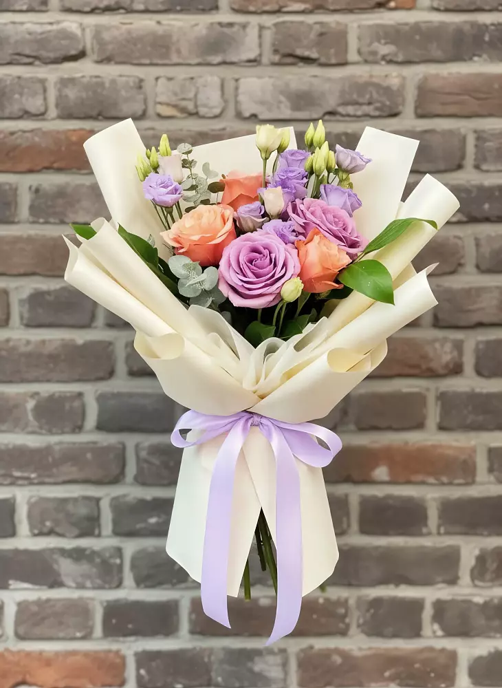 Букет цветов из: Лизиантусы и Розы в Аргаяше