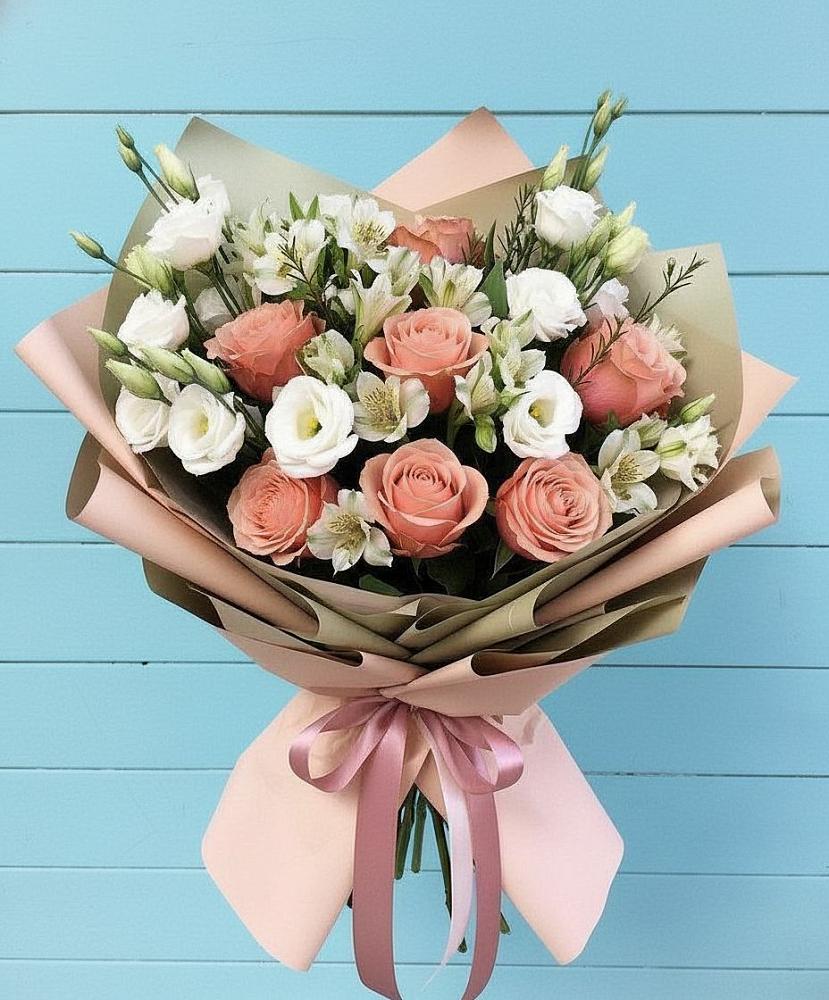 Букет цветов из: Розы, Альстромерии и Лизиантусы в Аргаяше