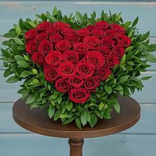 Цветочная композиция из Розы в виде сердца в Аргаяше