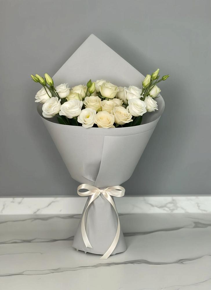 Букет цветов из: Розы и Лизиантусы в Аргаяше