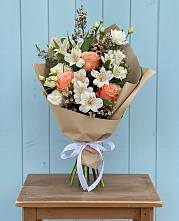 Букет цветов из:  Альстромерии, Лизиантусы, Розы и Хризантемы #REPLACE_PRED# Аргаяше