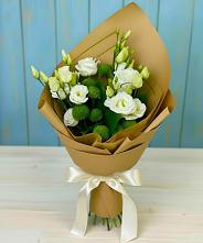 Букет цветов из:  Хризантемы и Лизиантусы в Аргаяше