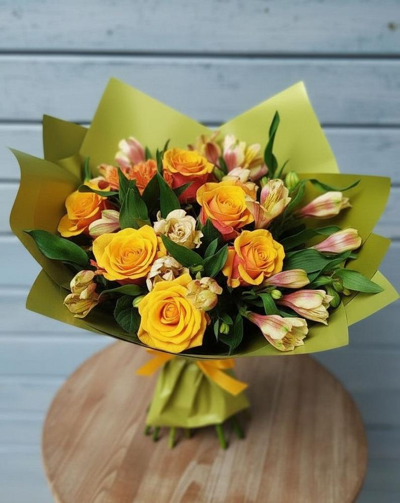 Букет цветов из: Альстромерии и Розы в Аргаяше