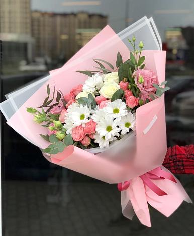 Букет цветов из: Розы, Лизиантусы и Хризантемы в Аргаяше